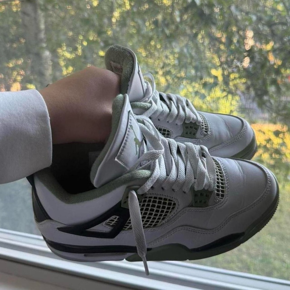 Air Jordan 4 “Seafoam Green” Sneakers